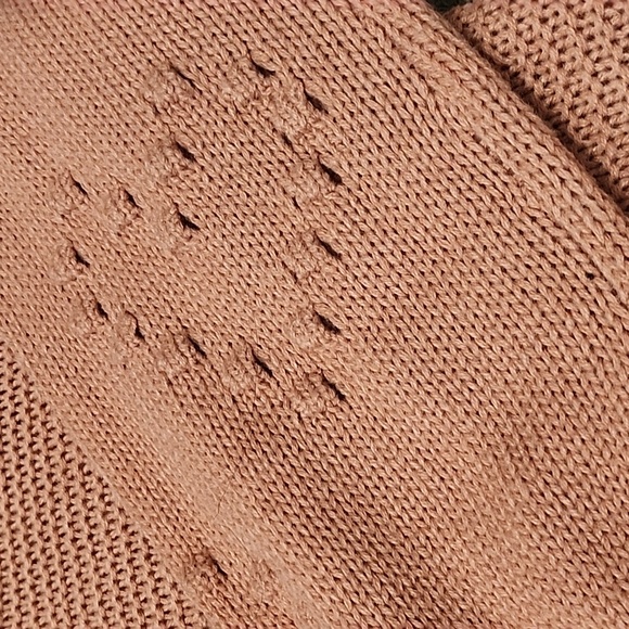 Medium Sized Sweater - Picture 4 of 6